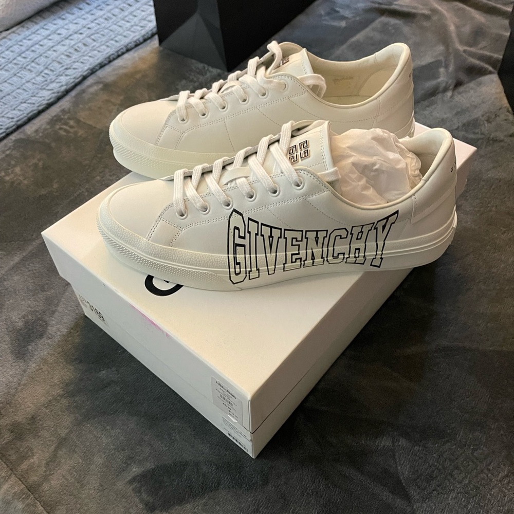 Men sneakers